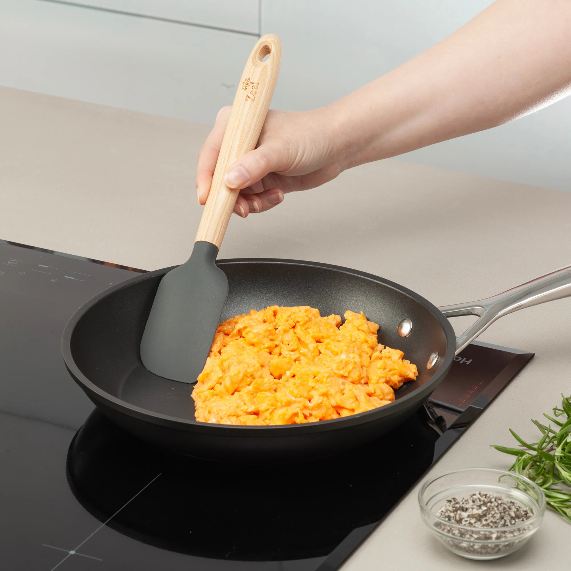 Ash Wood Handled Spatula, 25cm - Image 7