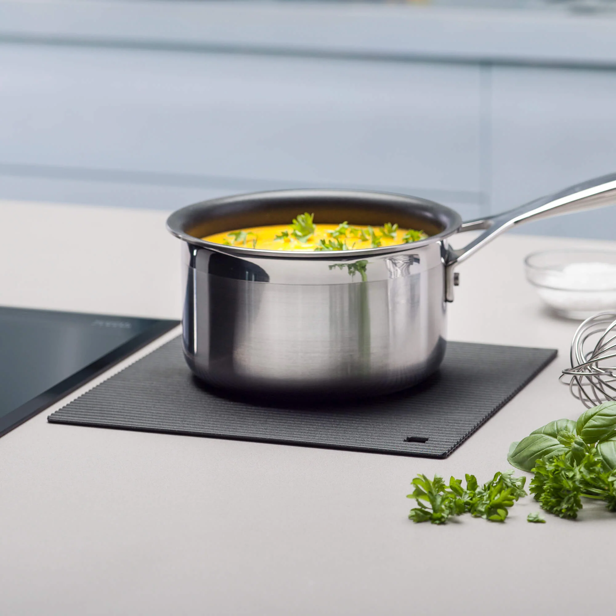 Silicone Heat Resistant Trivet Mat, Large, 22cm - Image 16