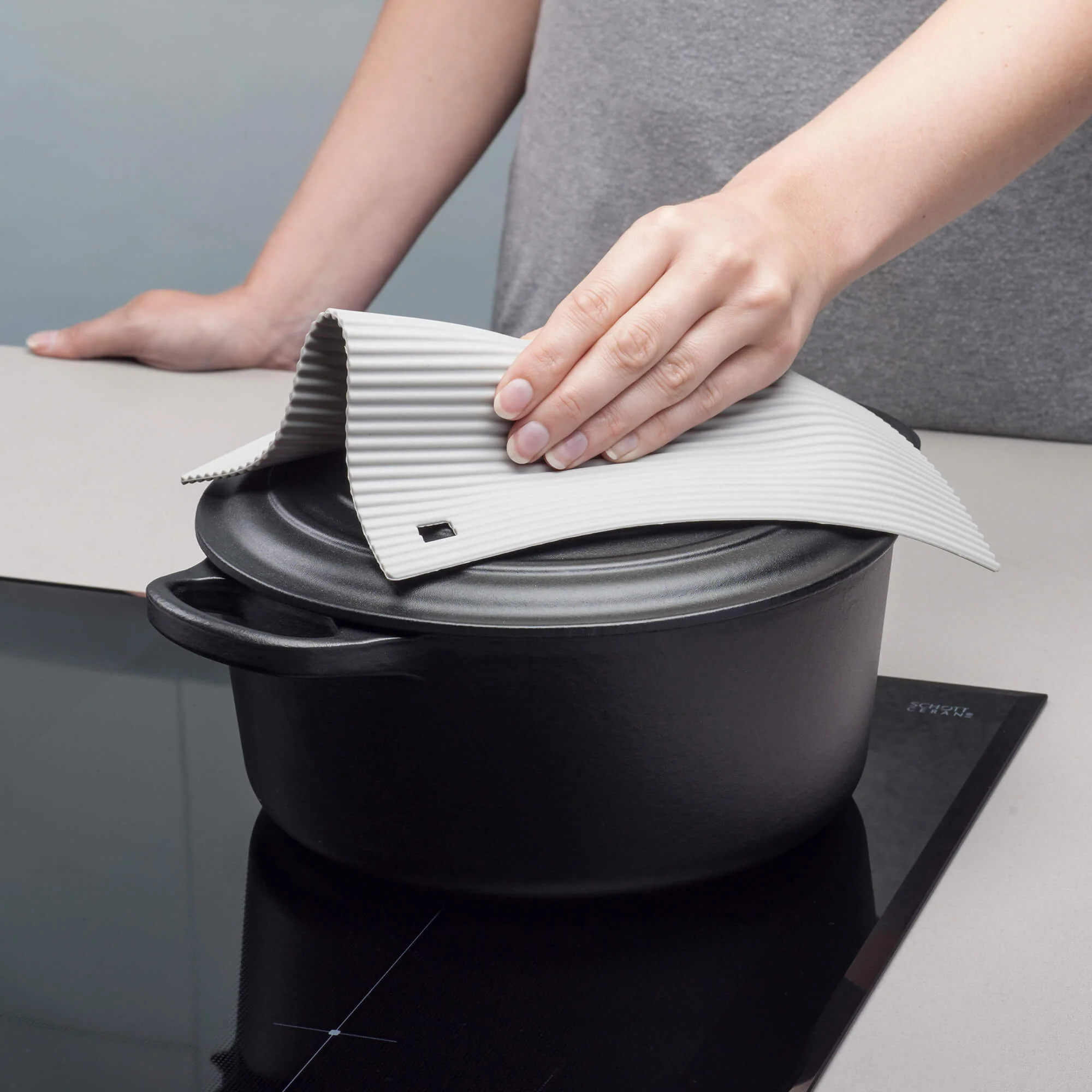 Silicone Heat Resistant Trivet Mat, Large, 22cm - Image 18