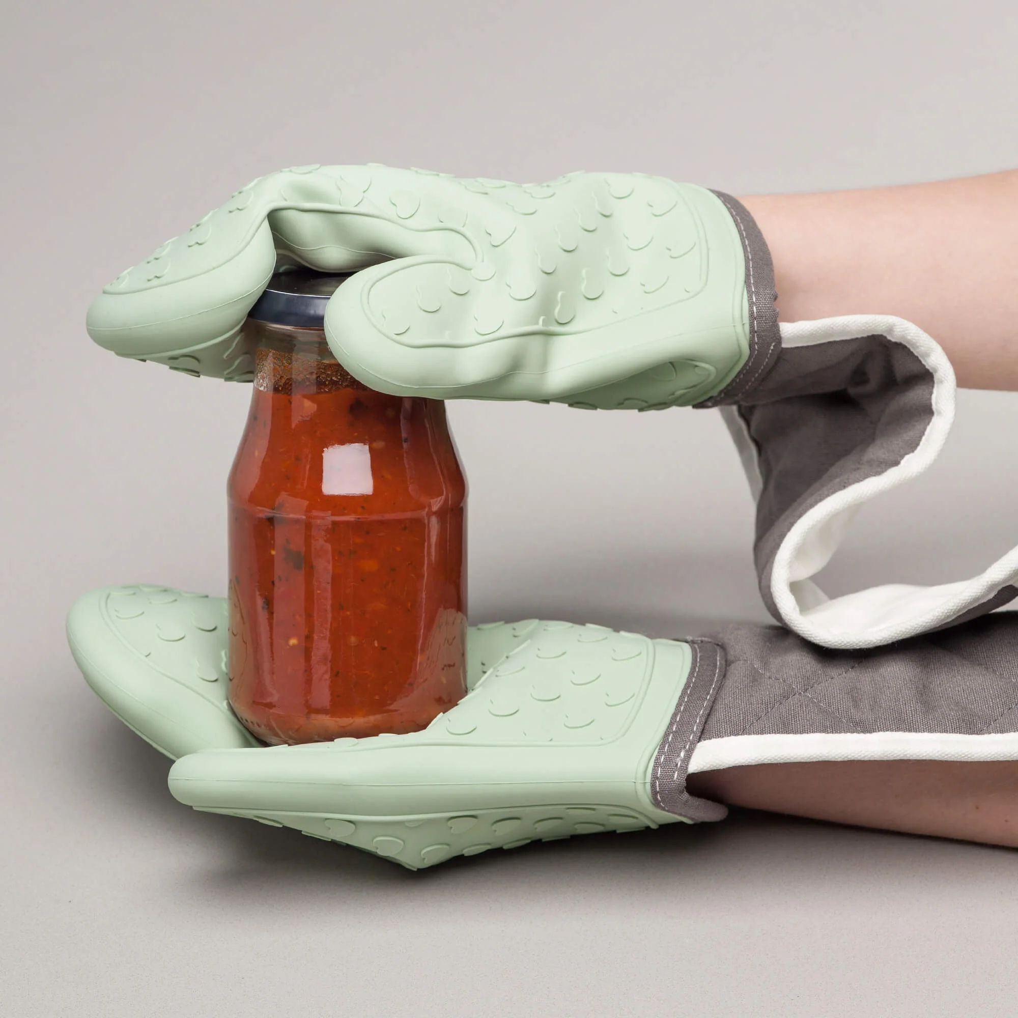 Steam Stop™ Waterproof Silicone Double Oven Glove, Gingham Heart - Image 7